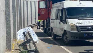İzmir'de demir bariyere çarpan motosikletin sürücüsü hayatını kaybetti