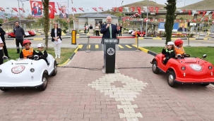 Menemen'de çocuklar için trafik eğitim parkuru açıldı
