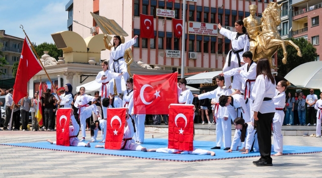 Pehlivan'dan 19 Mayıs mesajı: Gençliğin yanında olmak, geleceğe sahip çıkmaktır