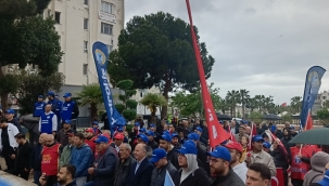 Yağmura Rağmen Aliağa'da 1 Mayıs Coşkusu!