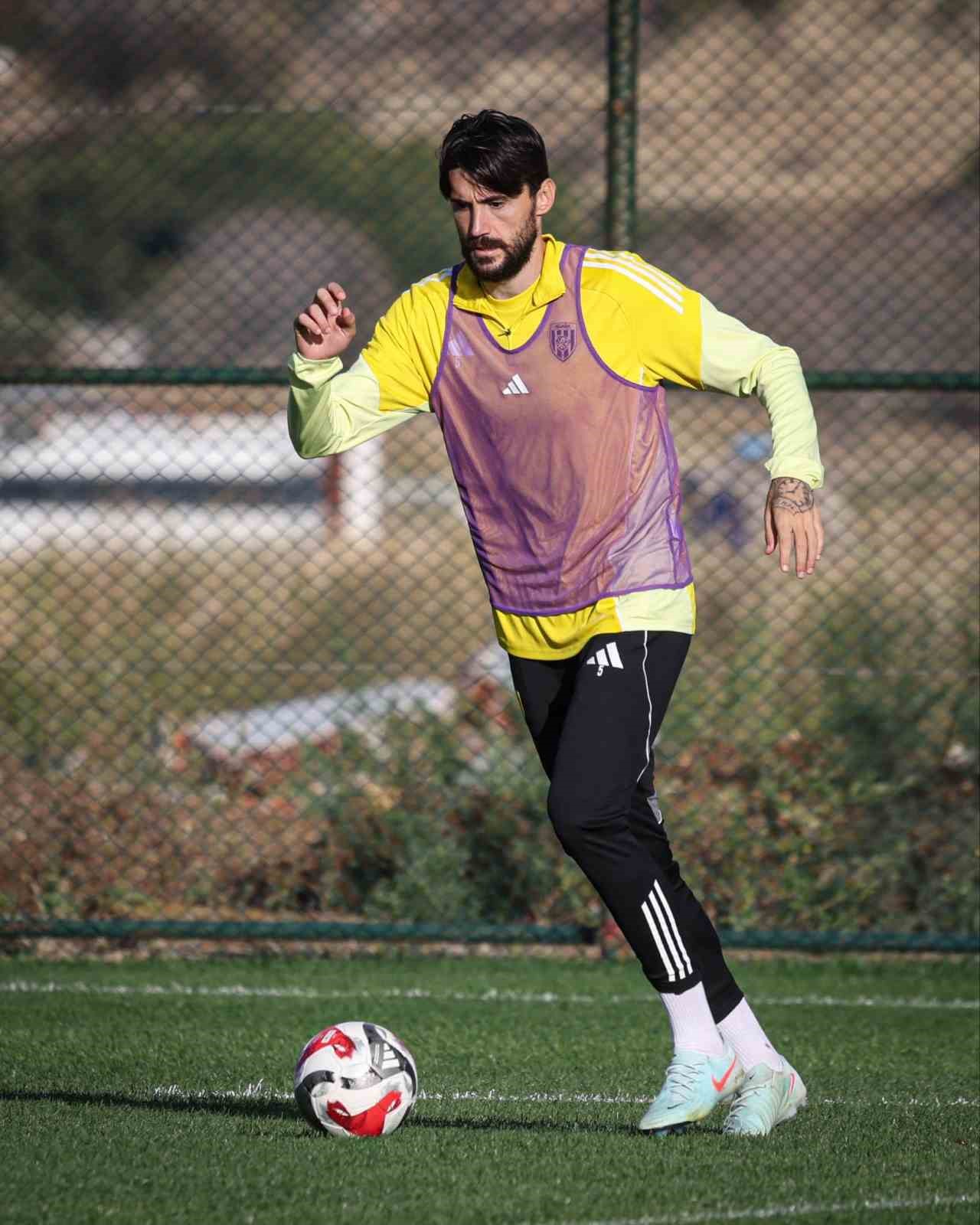 Aliağa FK'da iki ayrılık