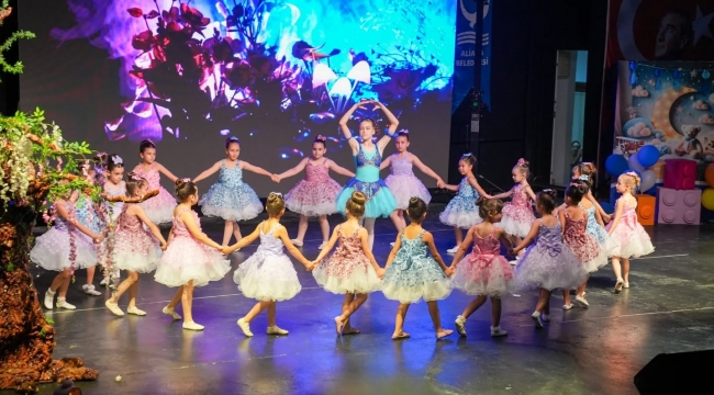 Aliağalılar Sanat ve Dansın Büyüsünde Buluştu