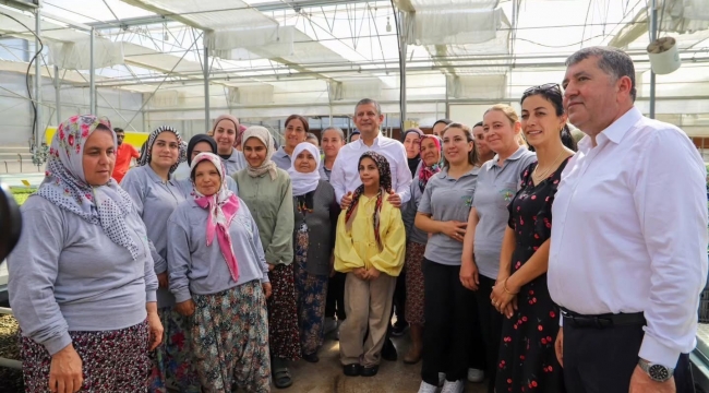 Özgür Özel Bayındır'da üreticilerle buluştu