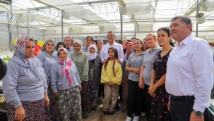 Özgür Özel Bayındır'da üreticilerle buluştu