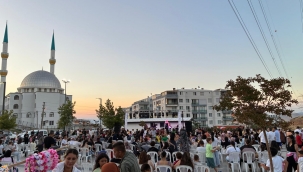 İzmir Büyükşehir Belediyesi Mahalle Şenlikleri Örnekkent'te Coşkuyla Gerçekleşti