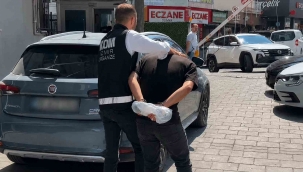 Torbalı'da oto galeriyi kurşunlayan 2 şüpheli tutuklandı